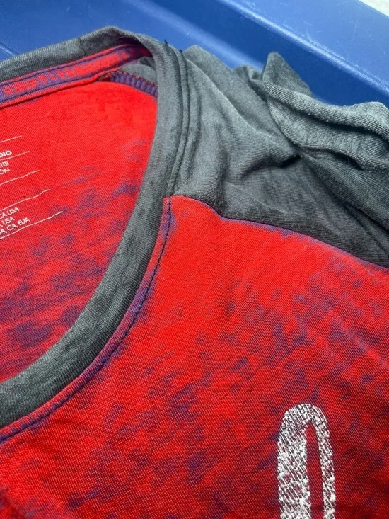 Hurley Women's 3/4 Sleeve Raglan Graphic Tee in Red & Heather Grey Size Medium - Picture 15 of 16